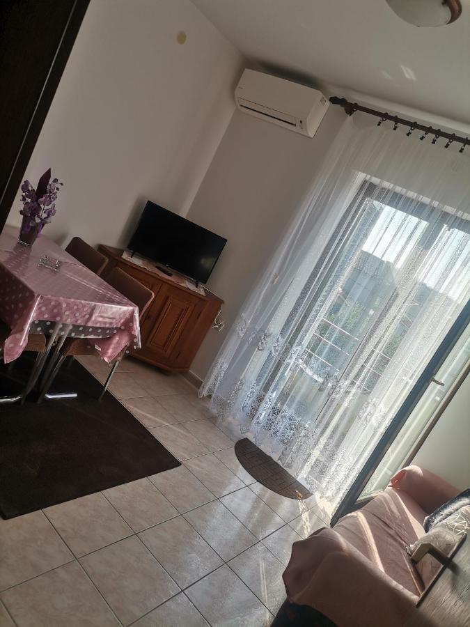 Apartments Petrica Malinska Εξωτερικό φωτογραφία