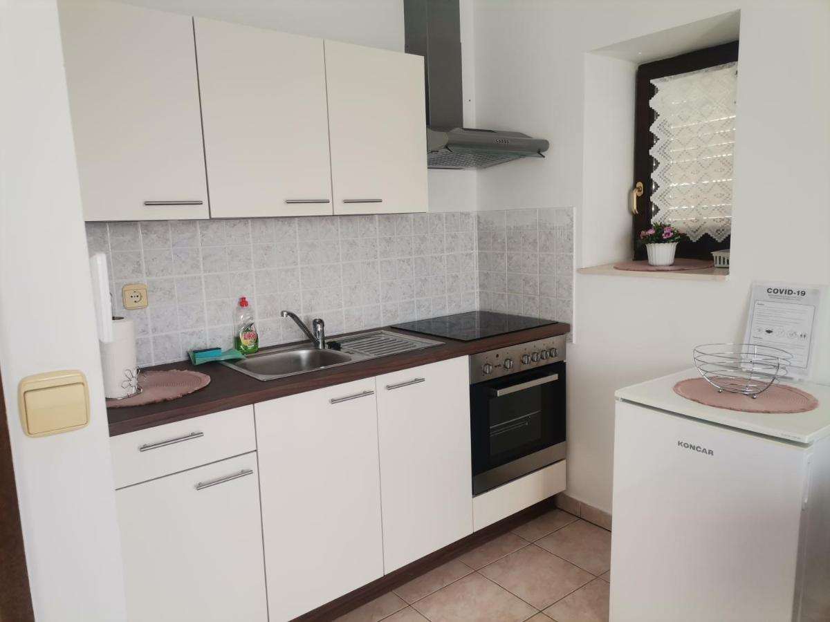 Apartments Petrica Malinska Εξωτερικό φωτογραφία