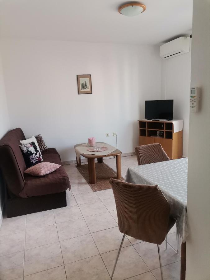 Apartments Petrica Malinska Εξωτερικό φωτογραφία