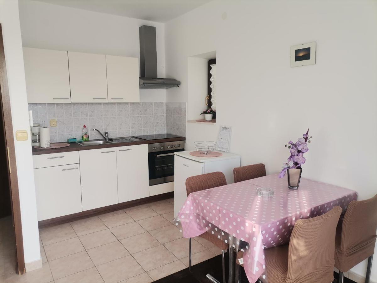 Apartments Petrica Malinska Εξωτερικό φωτογραφία