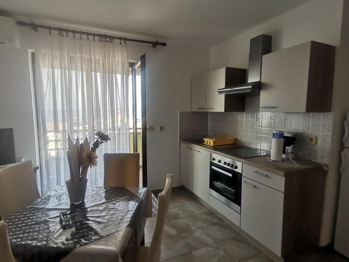 Apartments Petrica Malinska Εξωτερικό φωτογραφία