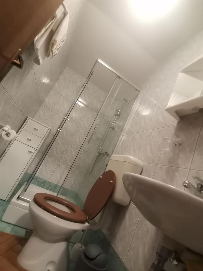 Apartments Petrica Malinska Εξωτερικό φωτογραφία